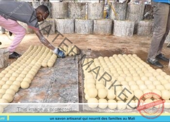 Le Kabakuruni, un savon artisanal qui nourrit des familles au Mali