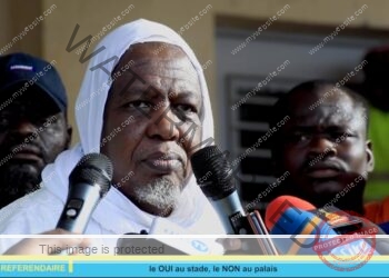 Campagne référendaire : Le OUI au stade, le NON au Palais